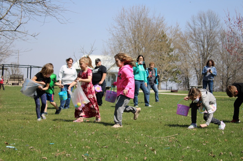 Cantril Easter Egg Hunt  photo