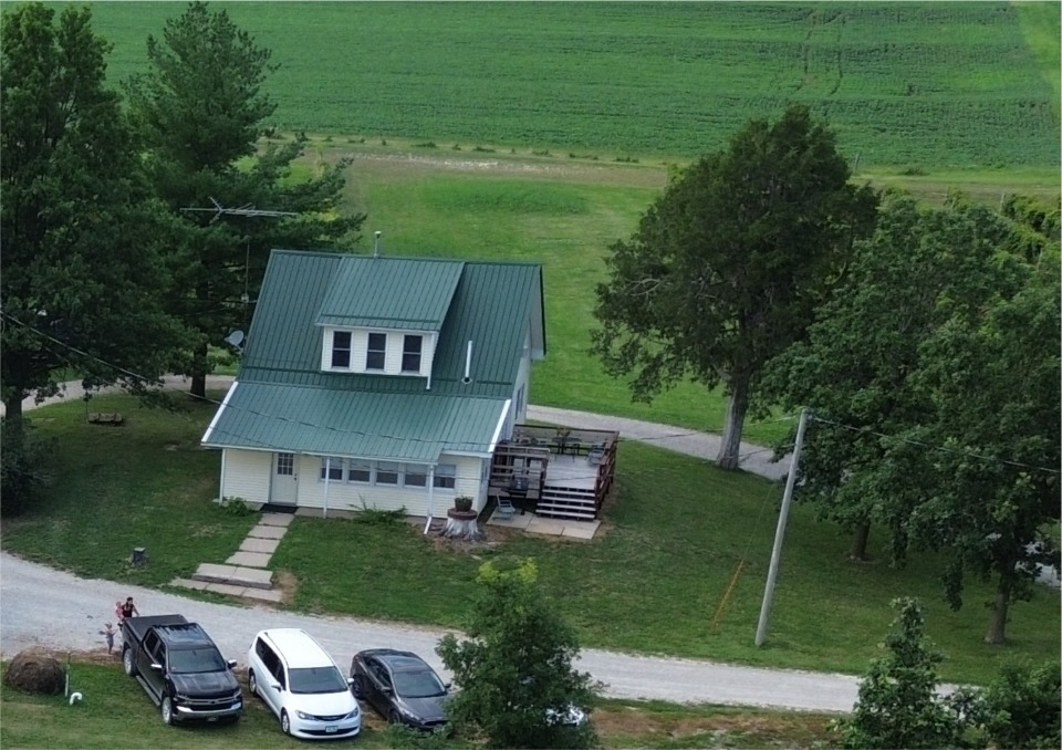 Cedar Valley Winery Lodge photo